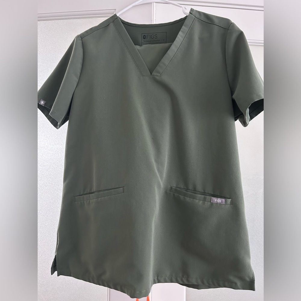FIGS scrubs Moss color set